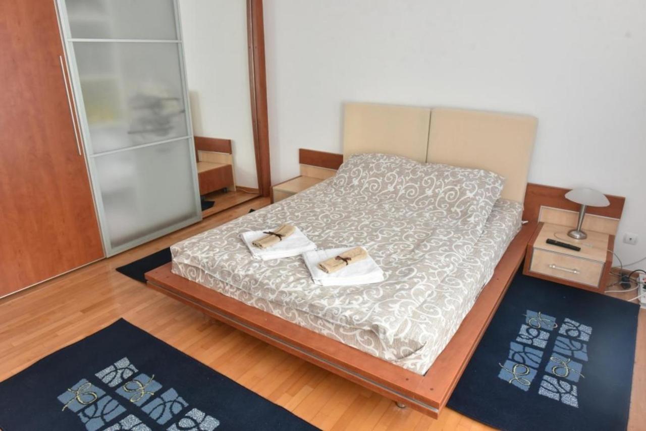 Promenada Apartmani Kruševac Buitenkant foto