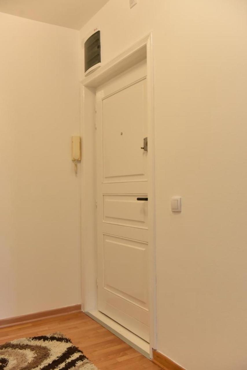 Promenada Apartmani Kruševac Buitenkant foto