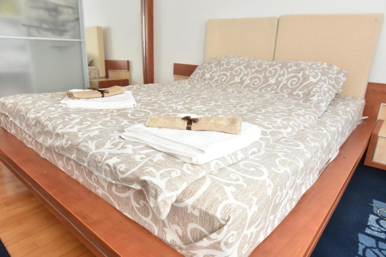 Promenada Apartmani Kruševac Buitenkant foto