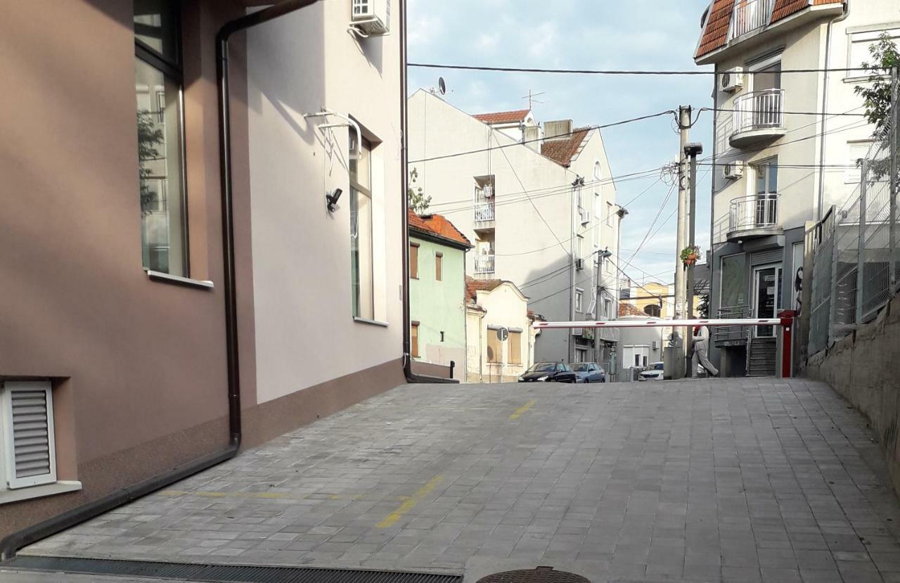 Promenada Apartmani Kruševac Buitenkant foto